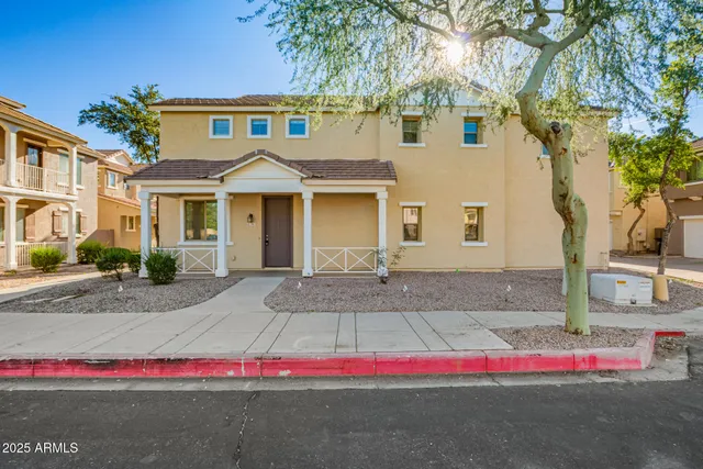 a front view of house with yard