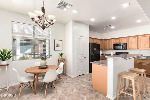 $439,900 | 591 South Buena Vista Court, Gilbert, AZ 85296