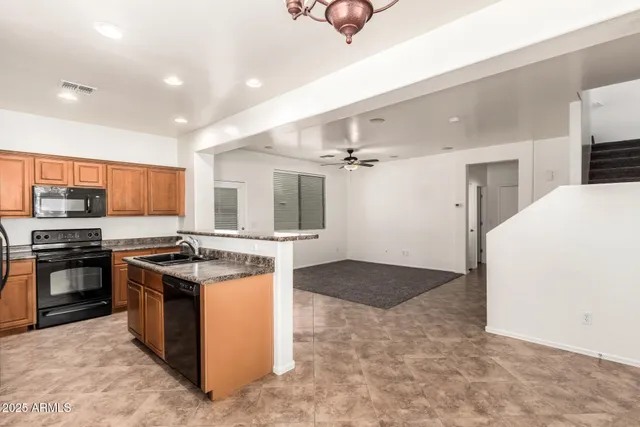 $439,900 | 591 South Buena Vista Court, Gilbert, AZ 85296