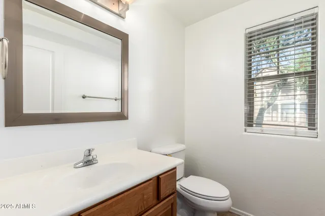 $439,900 | 591 South Buena Vista Court, Gilbert, AZ 85296