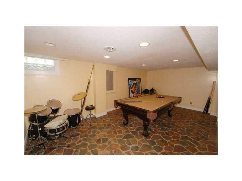 7128 Combs Road Indianapolis, IN 46237 - Photo 17 of 23 Gallery Image 17
