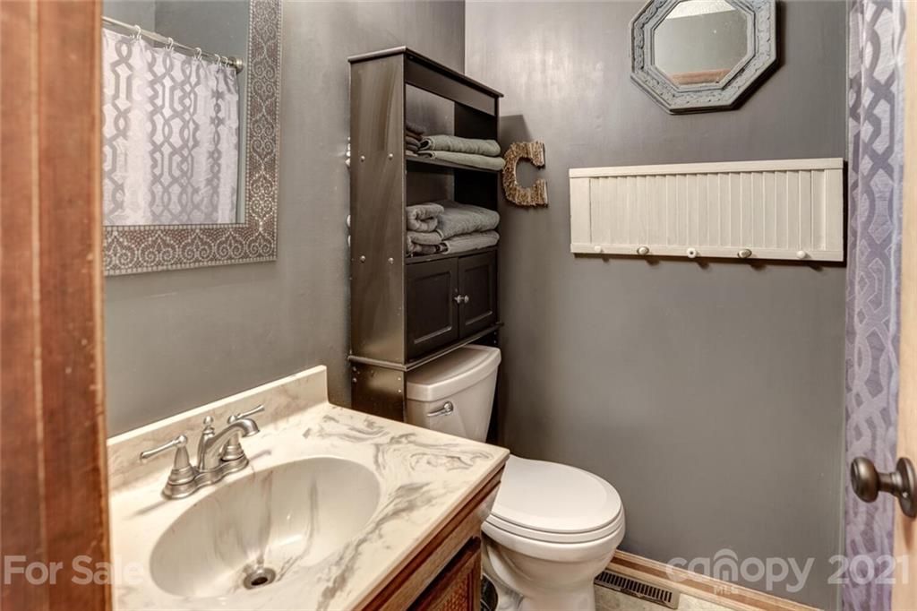 86 Alexander Road Weaverville, NC 28787 - Photo 13 of 44 Gallery Image 13