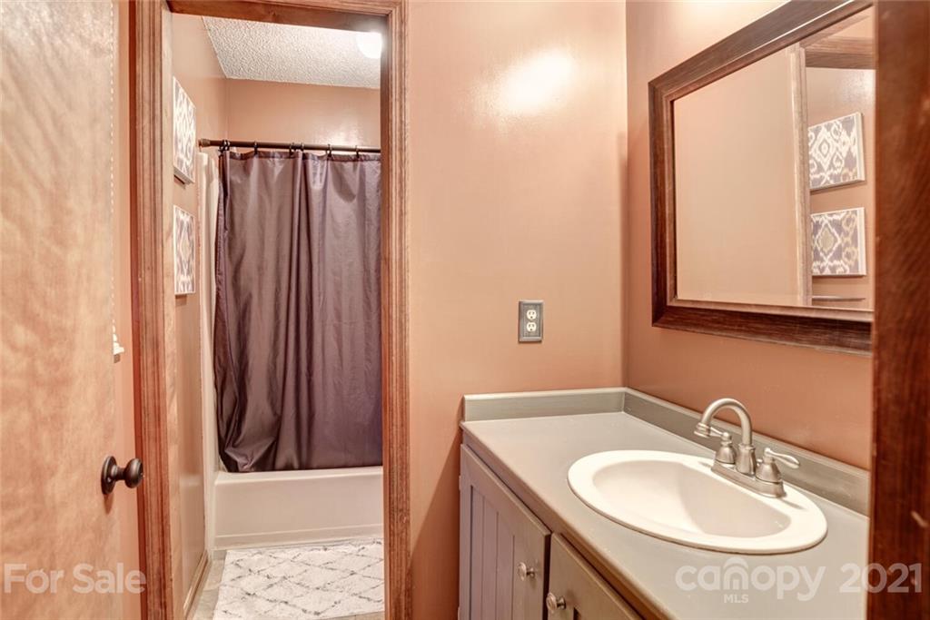86 Alexander Road Weaverville, NC 28787 - Photo 17 of 44 Gallery Image 17