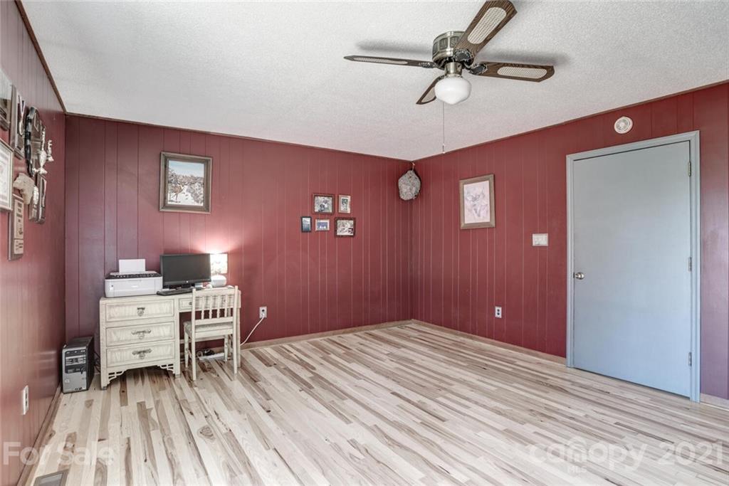 86 Alexander Road Weaverville, NC 28787 - Photo 20 of 44 Gallery Image 20