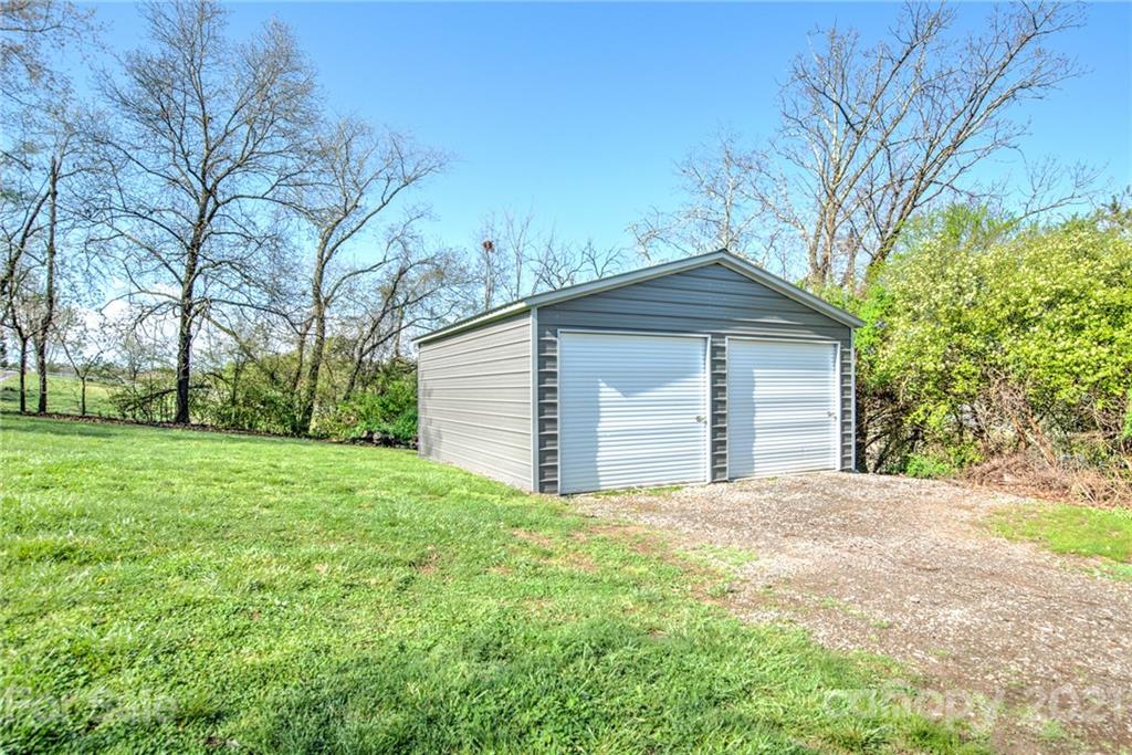 86 Alexander Road Weaverville, NC 28787 - Photo 35 of 44 Gallery Image 35