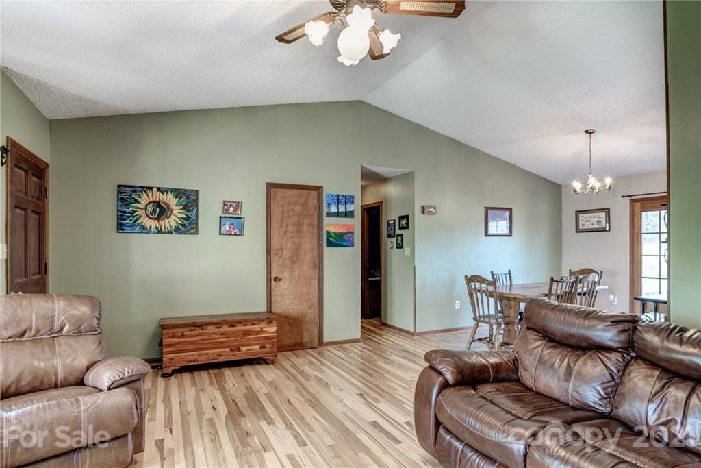 86 Alexander Road Weaverville, NC 28787 - Photo 6 of 44 Gallery Image 6