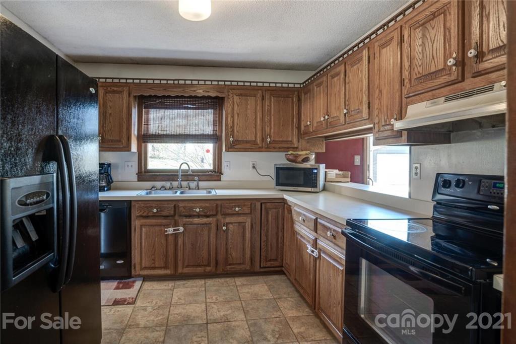 86 Alexander Road Weaverville, NC 28787 - Photo 10 of 44 Gallery Image 10