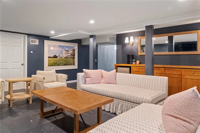 $35,000 | 124 Harrison Avenue, Newport, RI 02840