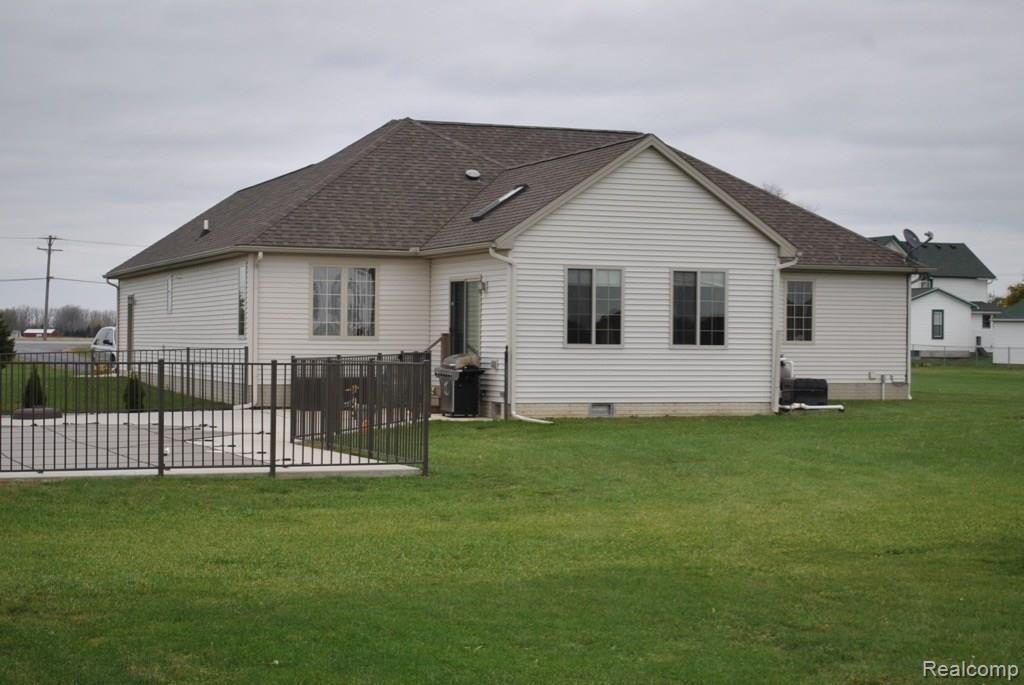 7329 South Custer Road Monroe, MI 48161 - Photo 23 of 26 DSC_0661.jpg