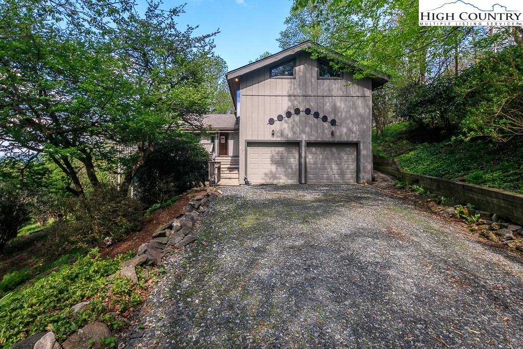 149 Rambling Road Blowing Rock, NC 28605 - Photo 2 of 27 Gallery Image 2