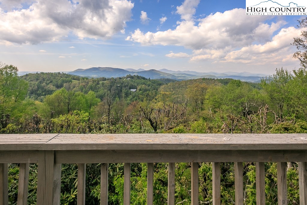 149 Rambling Road Blowing Rock, NC 28605 - Photo 3 of 27 Gallery Image 3