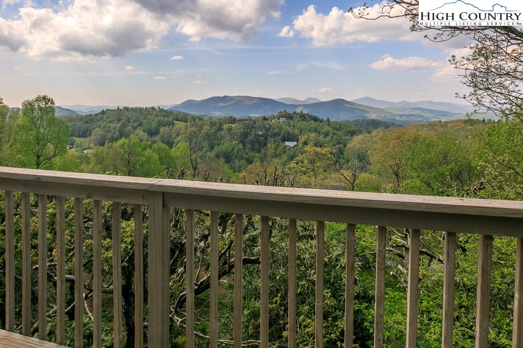 149 Rambling Road Blowing Rock, NC 28605 - Photo 4 of 27 Gallery Image 4