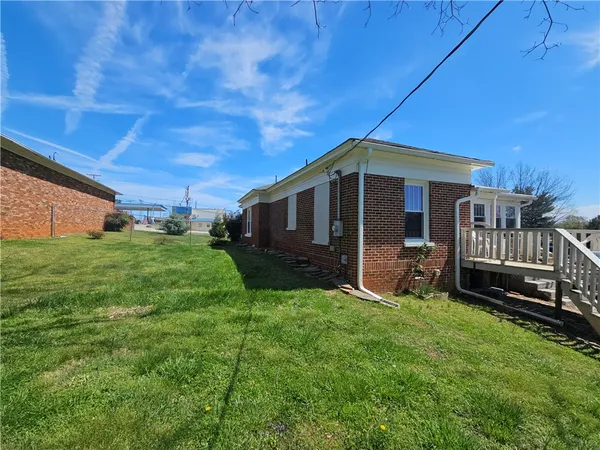 $340,000 | 208 Pendleton Street, Pickens, SC 29671