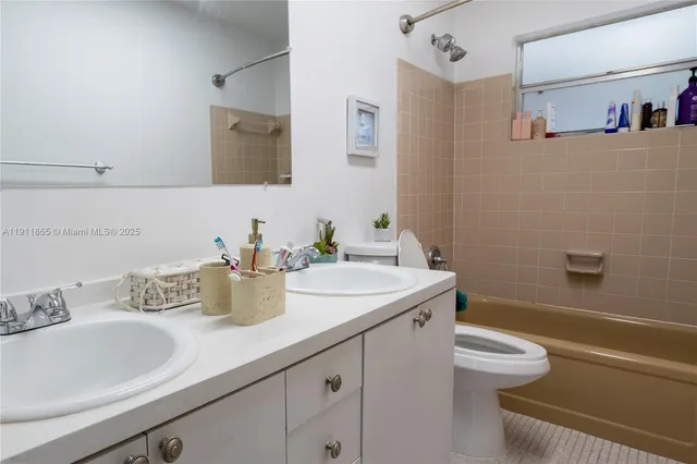 $565,000 | 7940 Northwest 9th Street, Margate, FL 33063