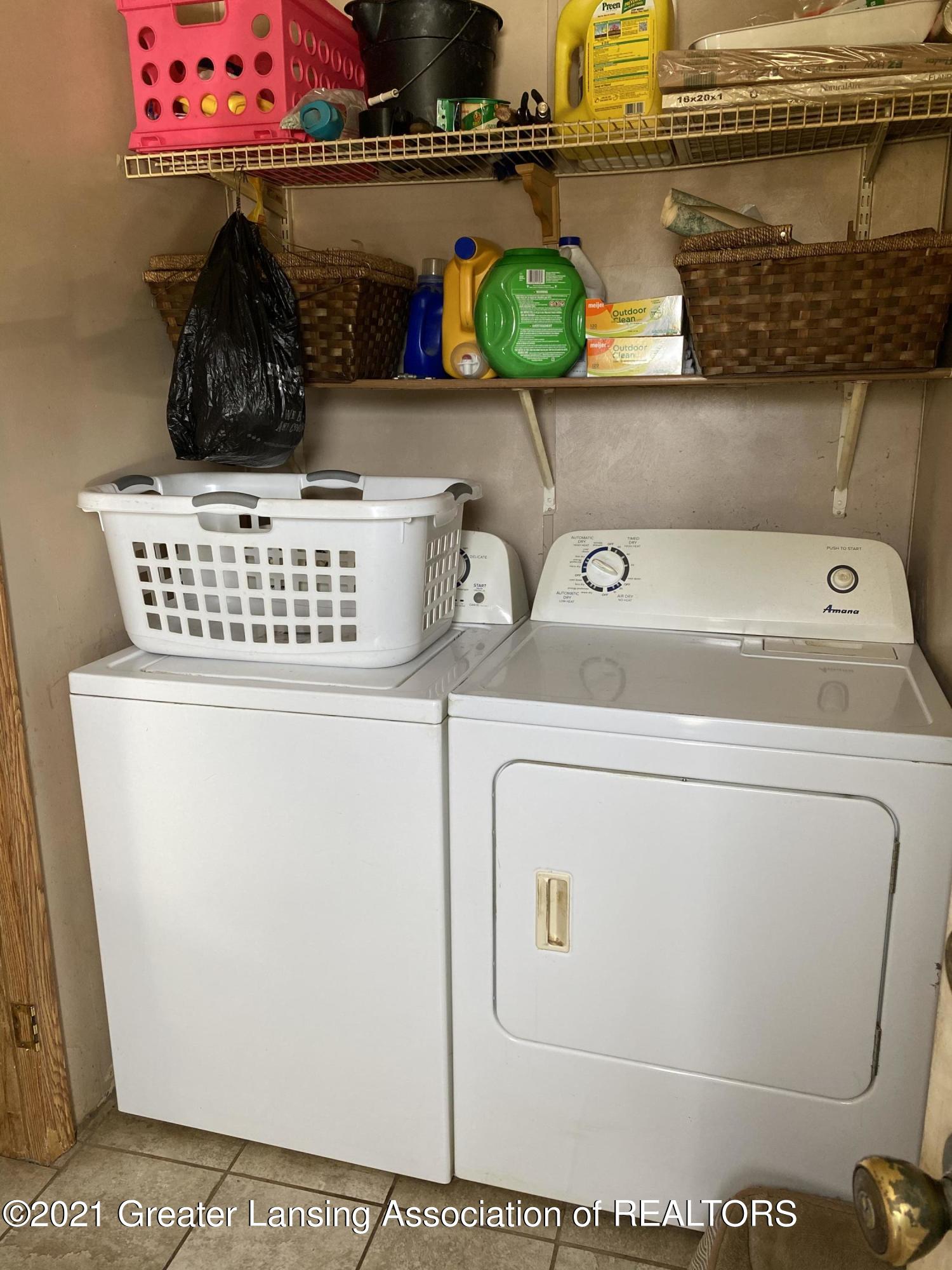 12422 South Cork Road Morrice, MI 48857 - Photo 9 of 27 Laundry