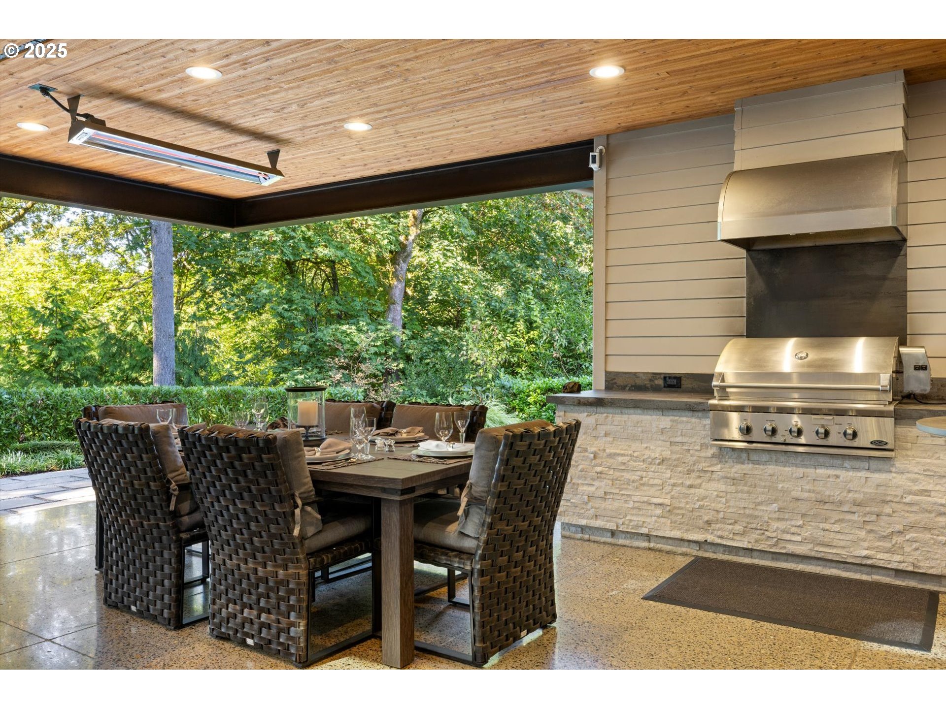 13197 Thoma Road Lake Oswego, OR 97035 - Photo 20 of 48 Covered Patio