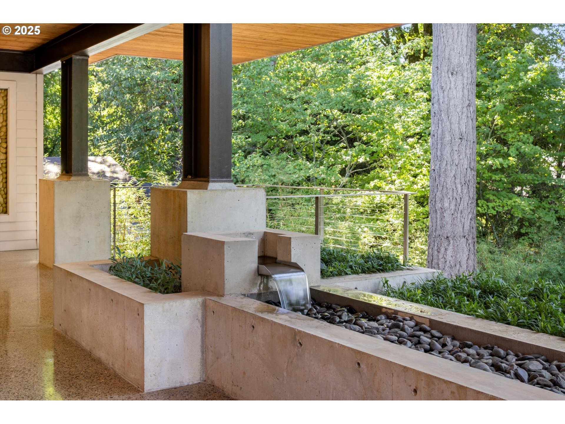 13197 Thoma Road Lake Oswego, OR 97035 - Photo 25 of 48 Water Feature