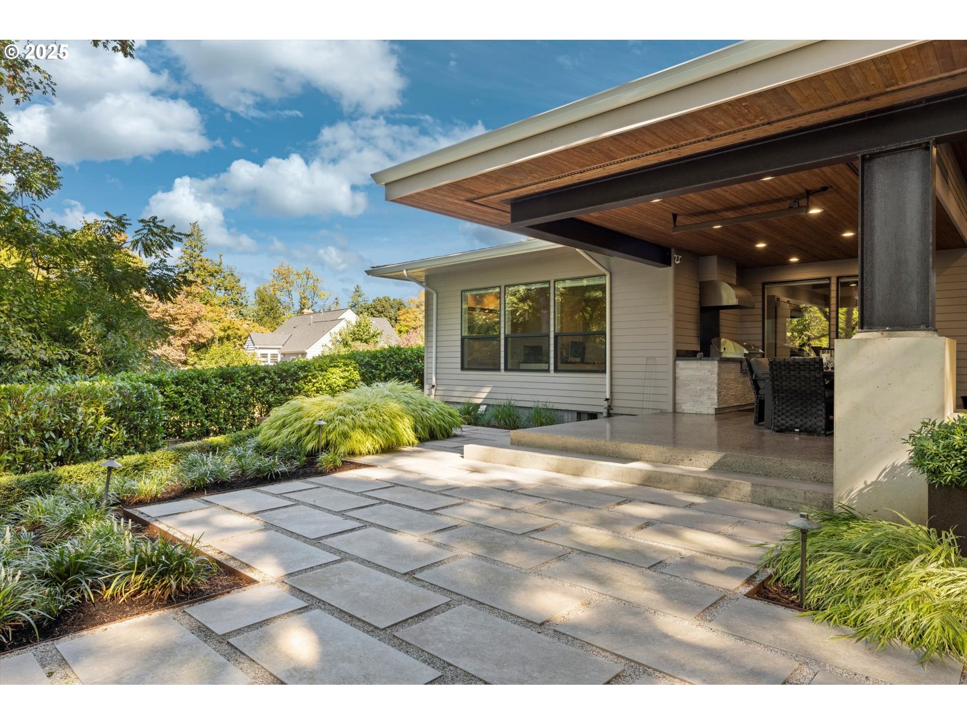 13197 Thoma Road Lake Oswego, OR 97035 - Photo 32 of 48 Patio