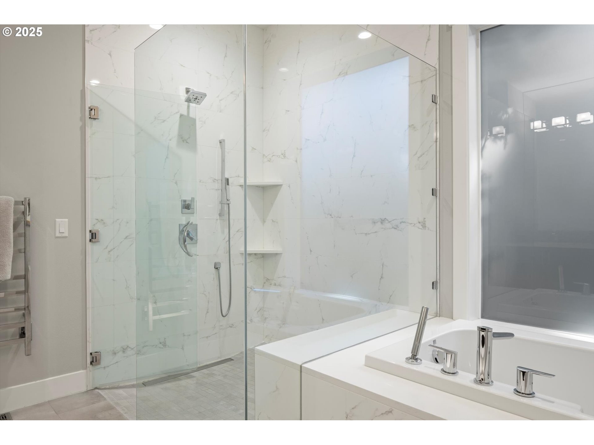 13197 Thoma Road Lake Oswego, OR 97035 - Photo 35 of 48 Owner's Suite Bathroom