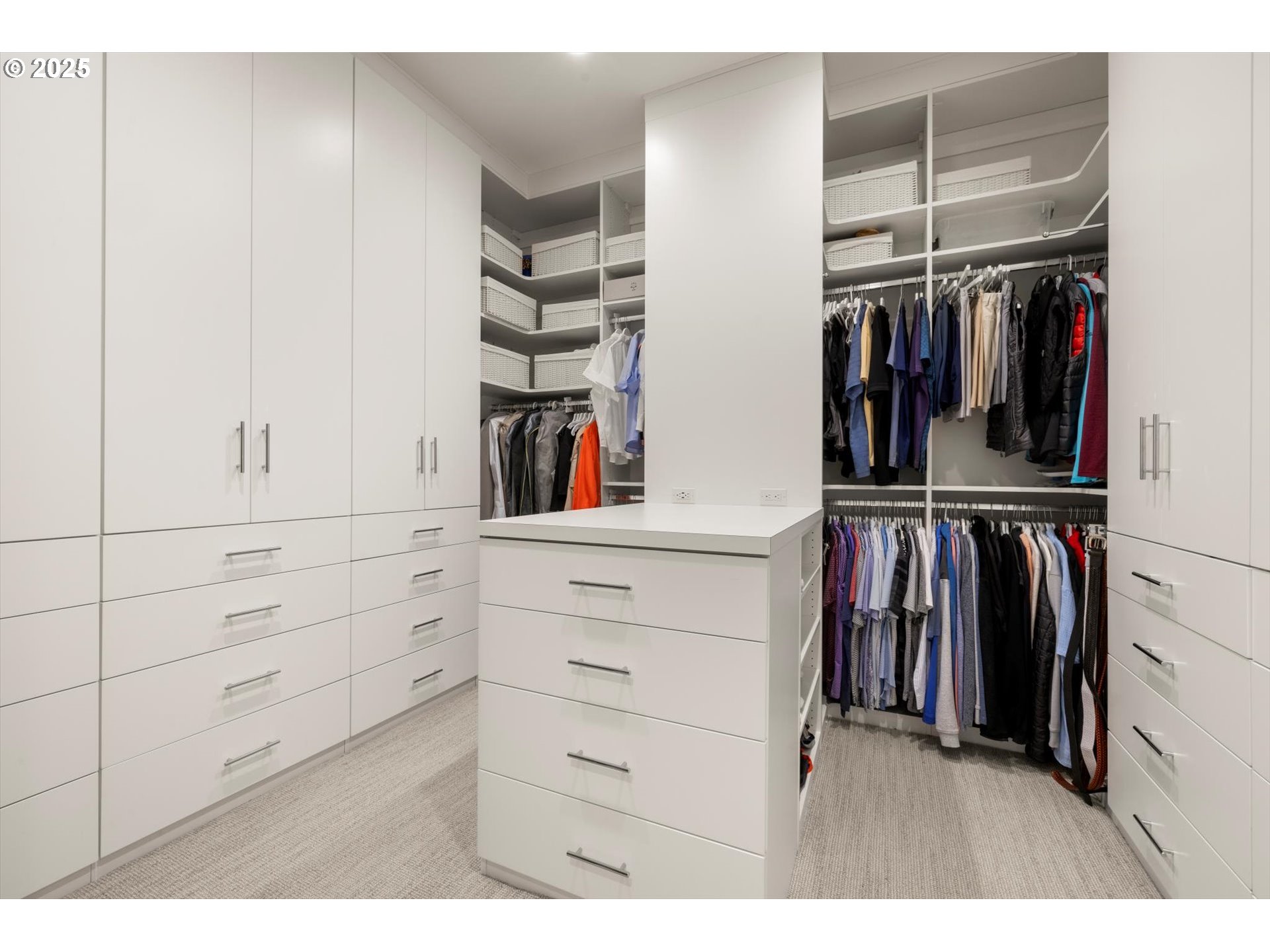 13197 Thoma Road Lake Oswego, OR 97035 - Photo 38 of 48 Owner's Suite Bedroom