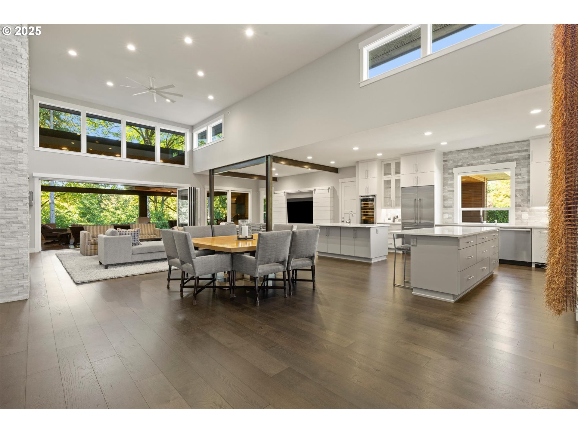 13197 Thoma Road Lake Oswego, OR 97035 - Photo 4 of 48 Great Room