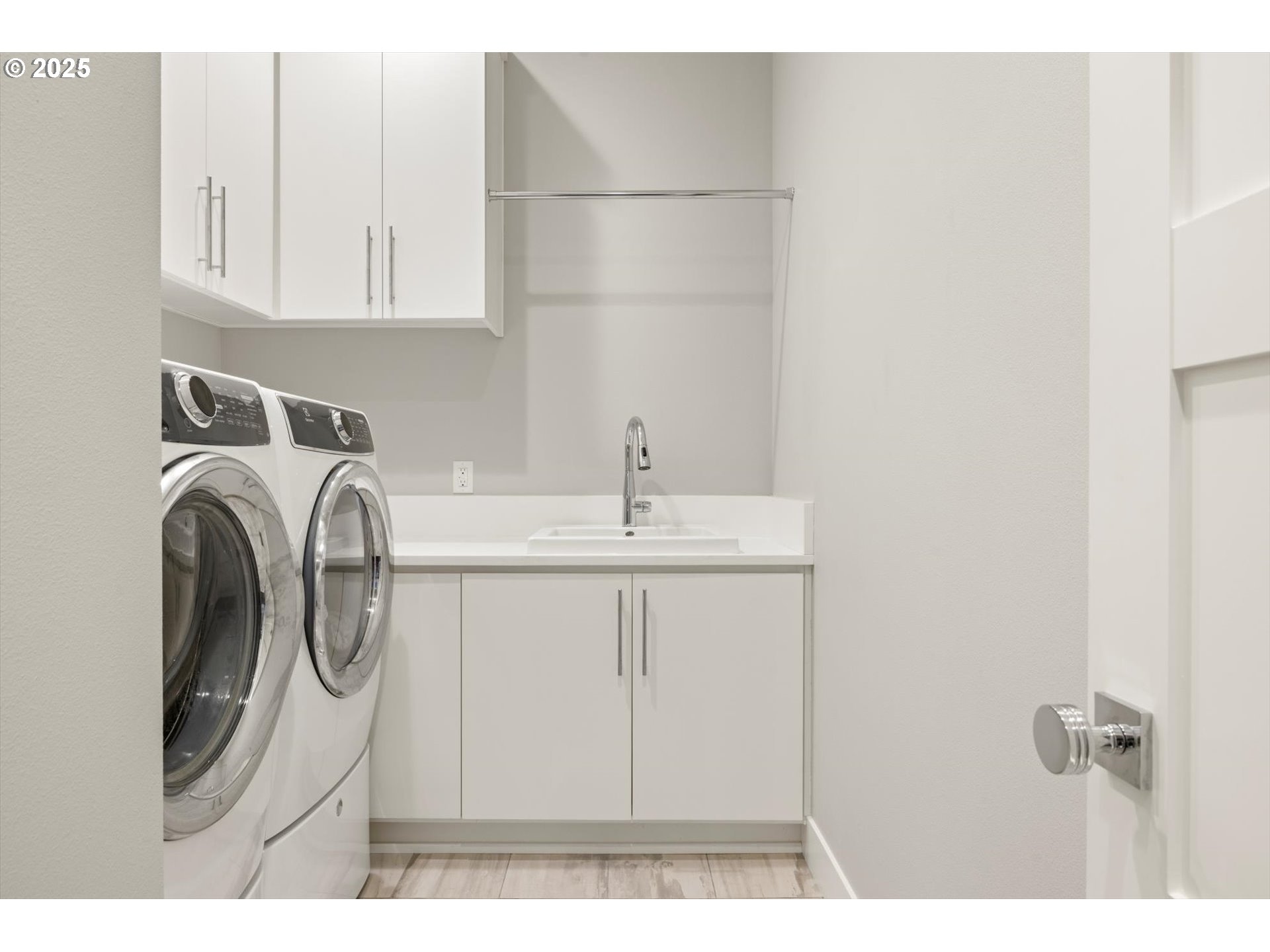 13197 Thoma Road Lake Oswego, OR 97035 - Photo 45 of 48 Utility Room