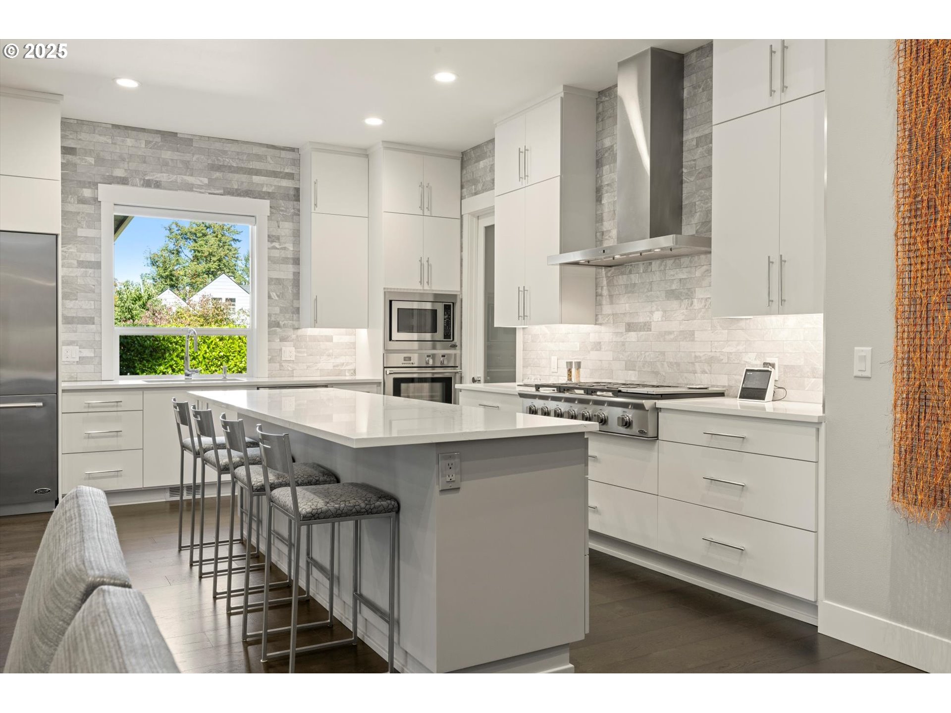 13197 Thoma Road Lake Oswego, OR 97035 - Photo 6 of 48