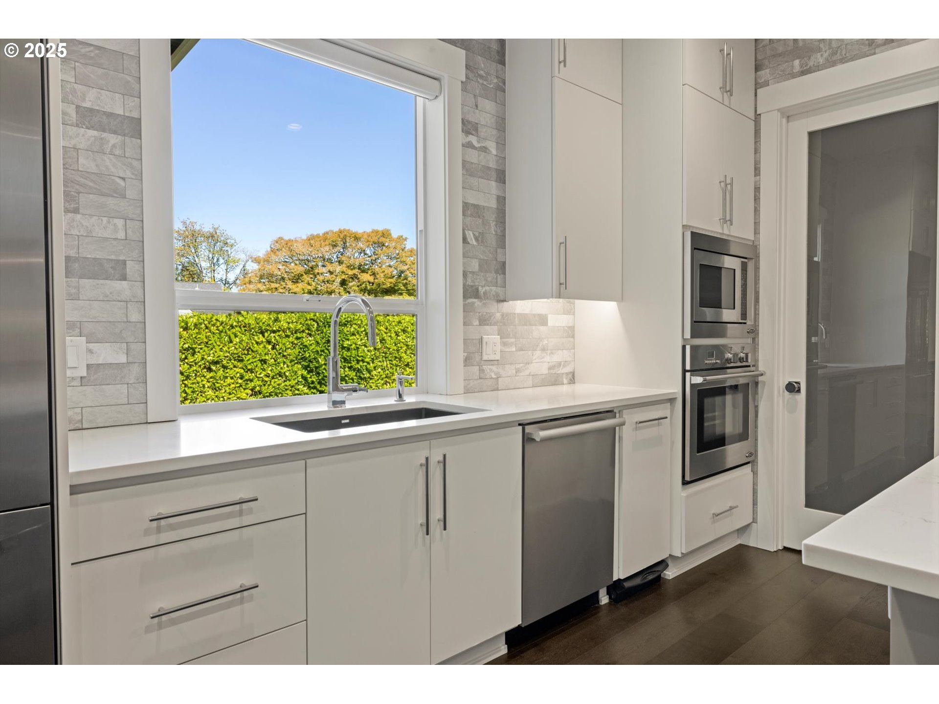 13197 Thoma Road Lake Oswego, OR 97035 - Photo 8 of 48