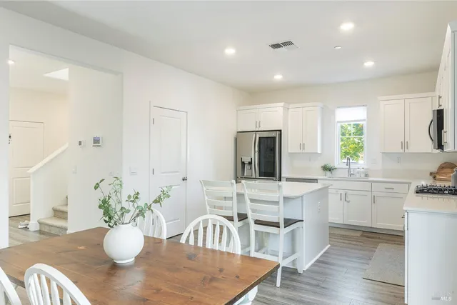 $829,000 | 6092 Oak Leaf Place, Rohnert Park, CA 94928