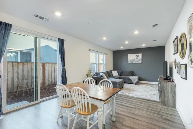 $829,000 | 6092 Oak Leaf Place, Rohnert Park, CA 94928