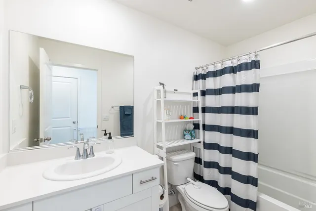 $829,000 | 6092 Oak Leaf Place, Rohnert Park, CA 94928