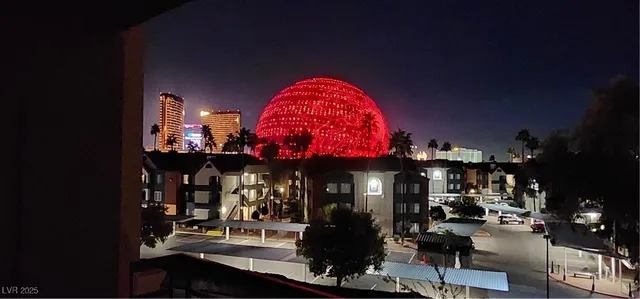 $2,090 | 210 East Flamingo Road, Unit 326, Las Vegas, NV 89169