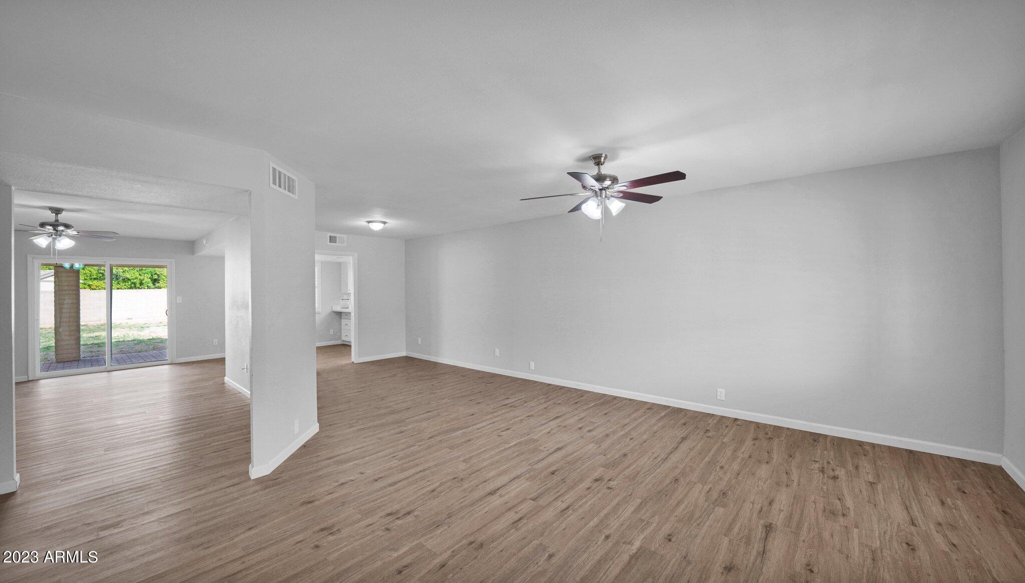 3730 West Grandview Road Phoenix, AZ 85053 - Photo 12 of 30 050 Living Room