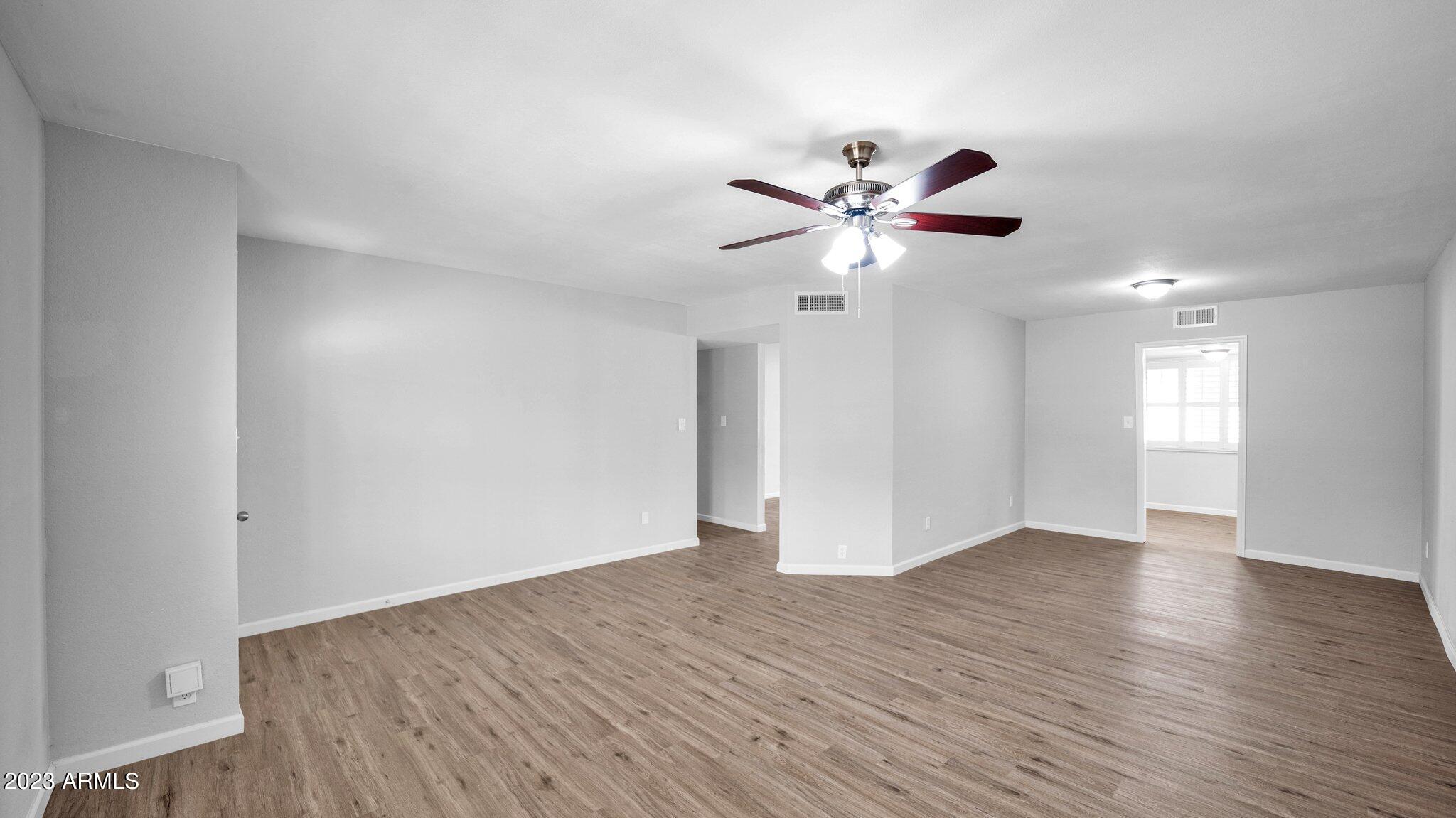 3730 West Grandview Road Phoenix, AZ 85053 - Photo 13 of 30 051 Living Room