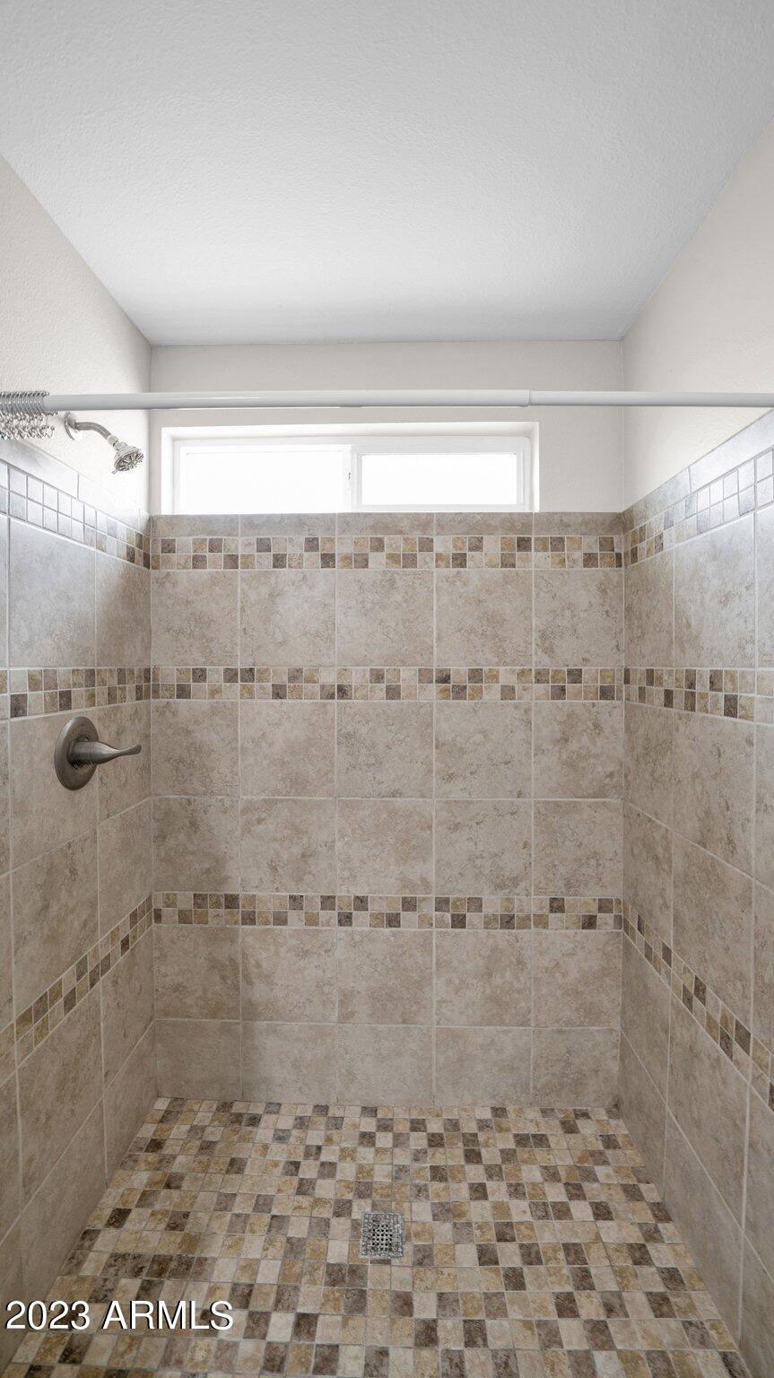 3730 West Grandview Road Phoenix, AZ 85053 - Photo 20 of 30 064 Primary Shower
