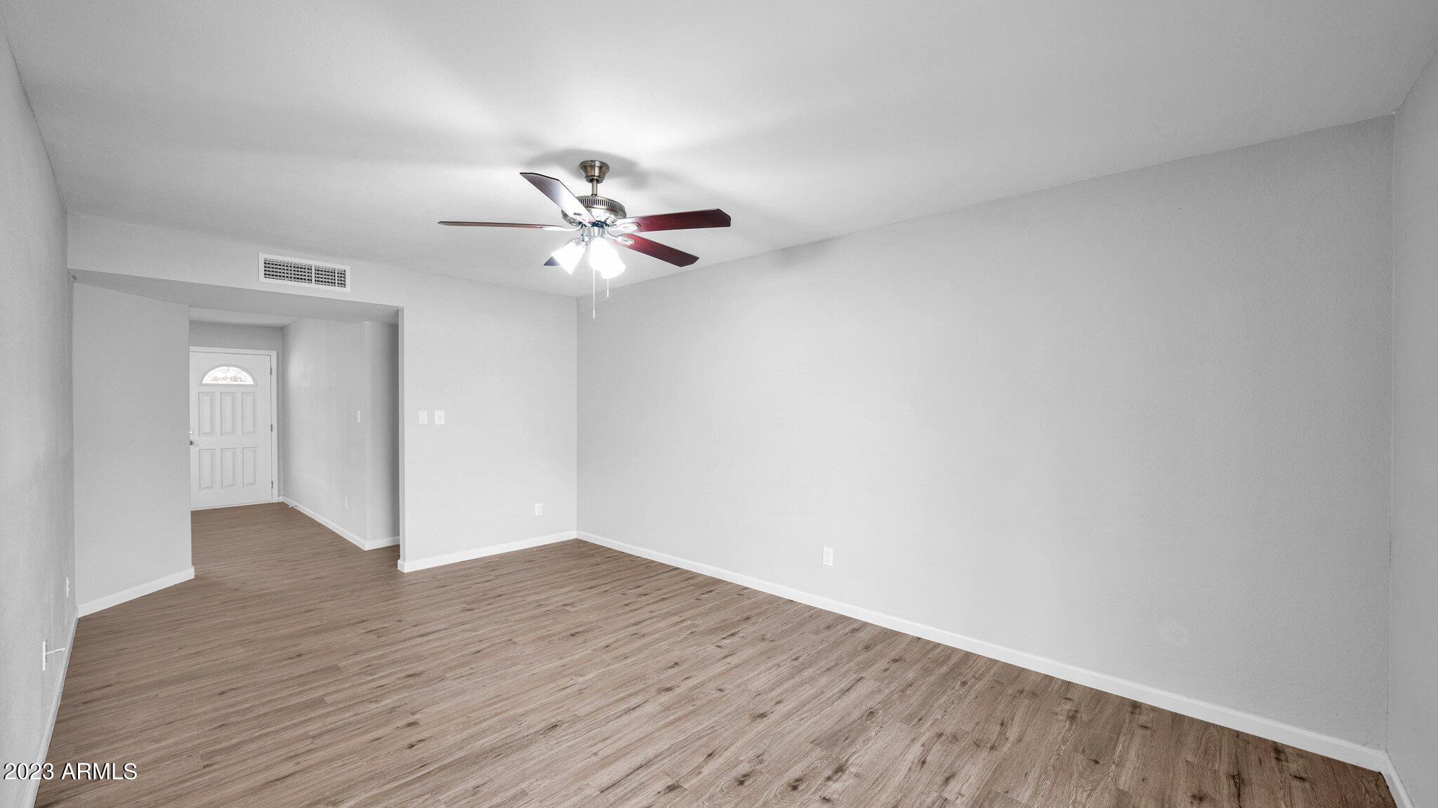 3730 West Grandview Road Phoenix, AZ 85053 - Photo 8 of 30 020 Great Room