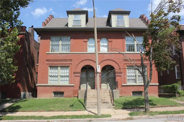 $1,400 | 3643 Shenandoah Avenue, Unit A 1, St. Louis, MO 63110