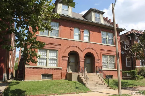 $1,400 | 3643 Shenandoah Avenue, Unit A 1, St. Louis, MO 63110