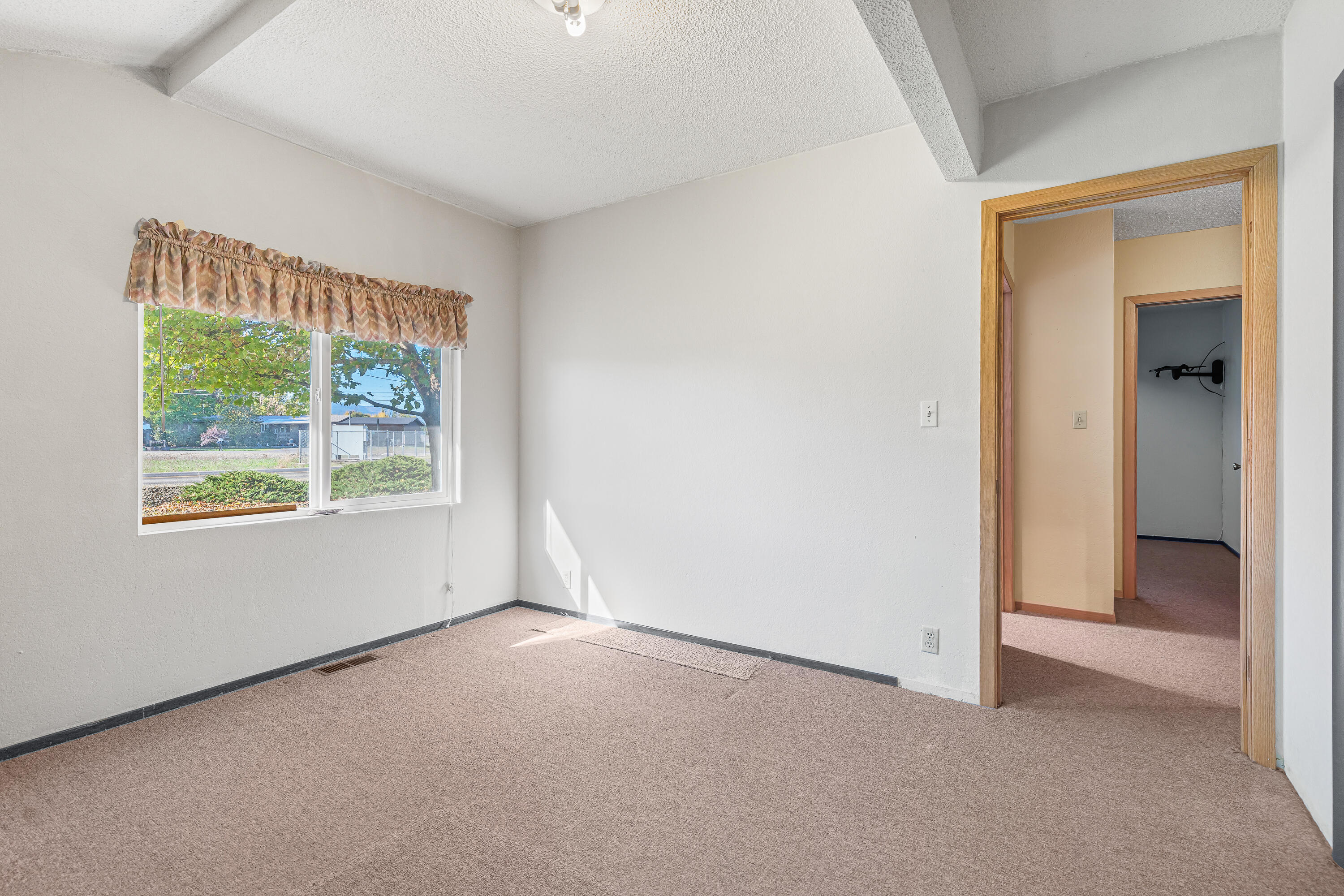 778 West Justice Road Central Point, OR 97502 - Photo 21 of 52 21