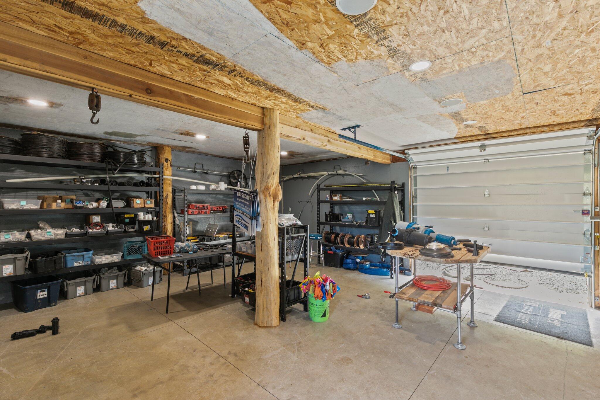 5299 Pioneer Road Medford, OR 97501 - Photo 28 of 40 Shop Office 4