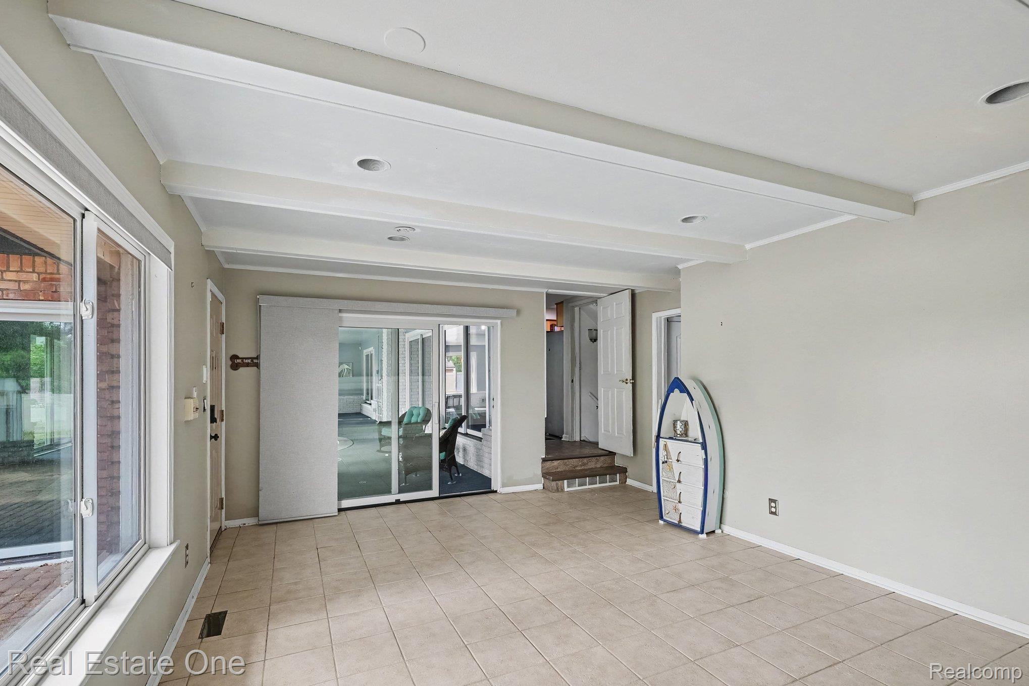 11584 Chicago Road Warren, MI 48093 - Photo 15 of 57 015_file_5373.jpg