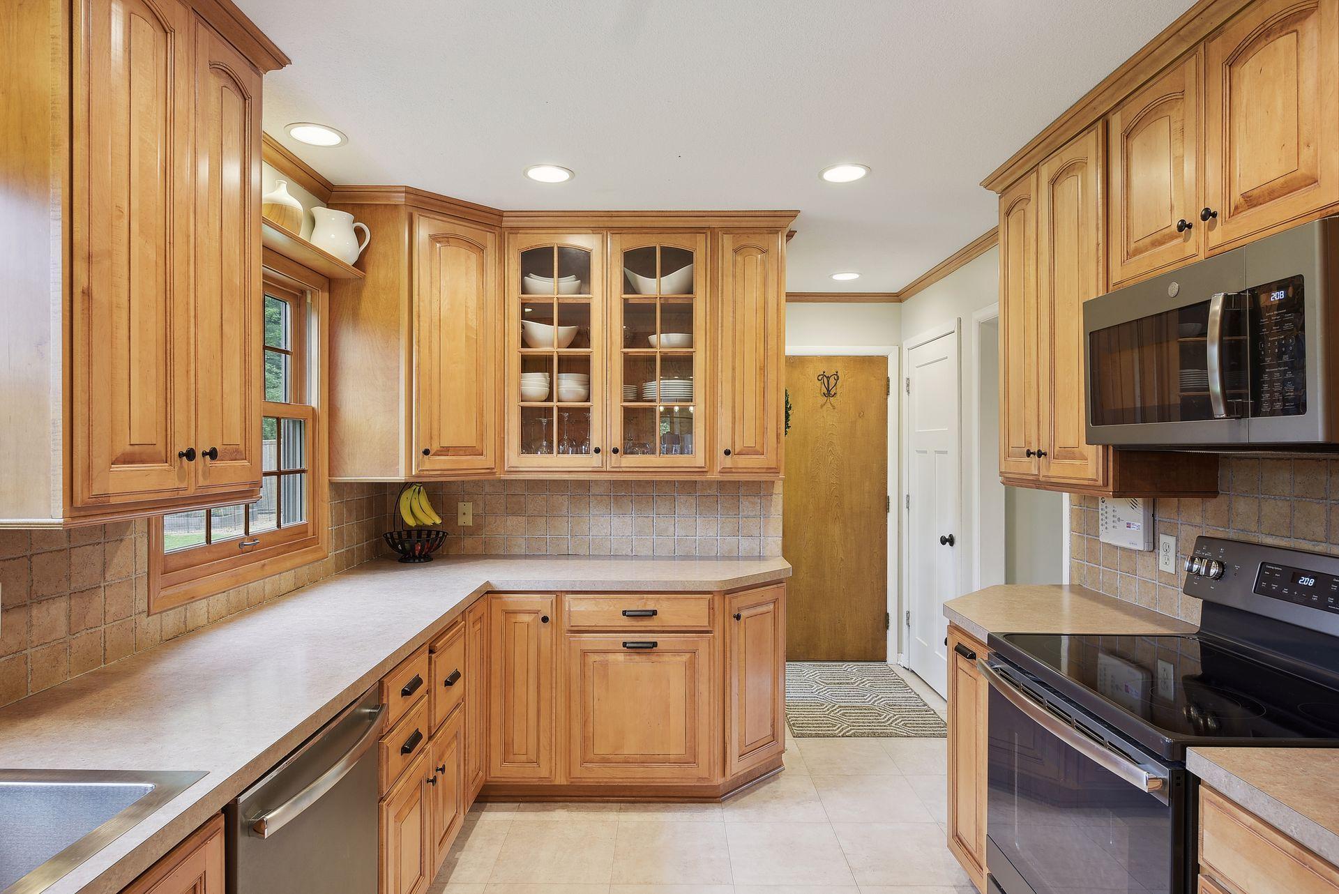 15702 Oak Ridge Road Eden Prairie, MN 55346 - Photo 11 of 27 Gallery Image 11
