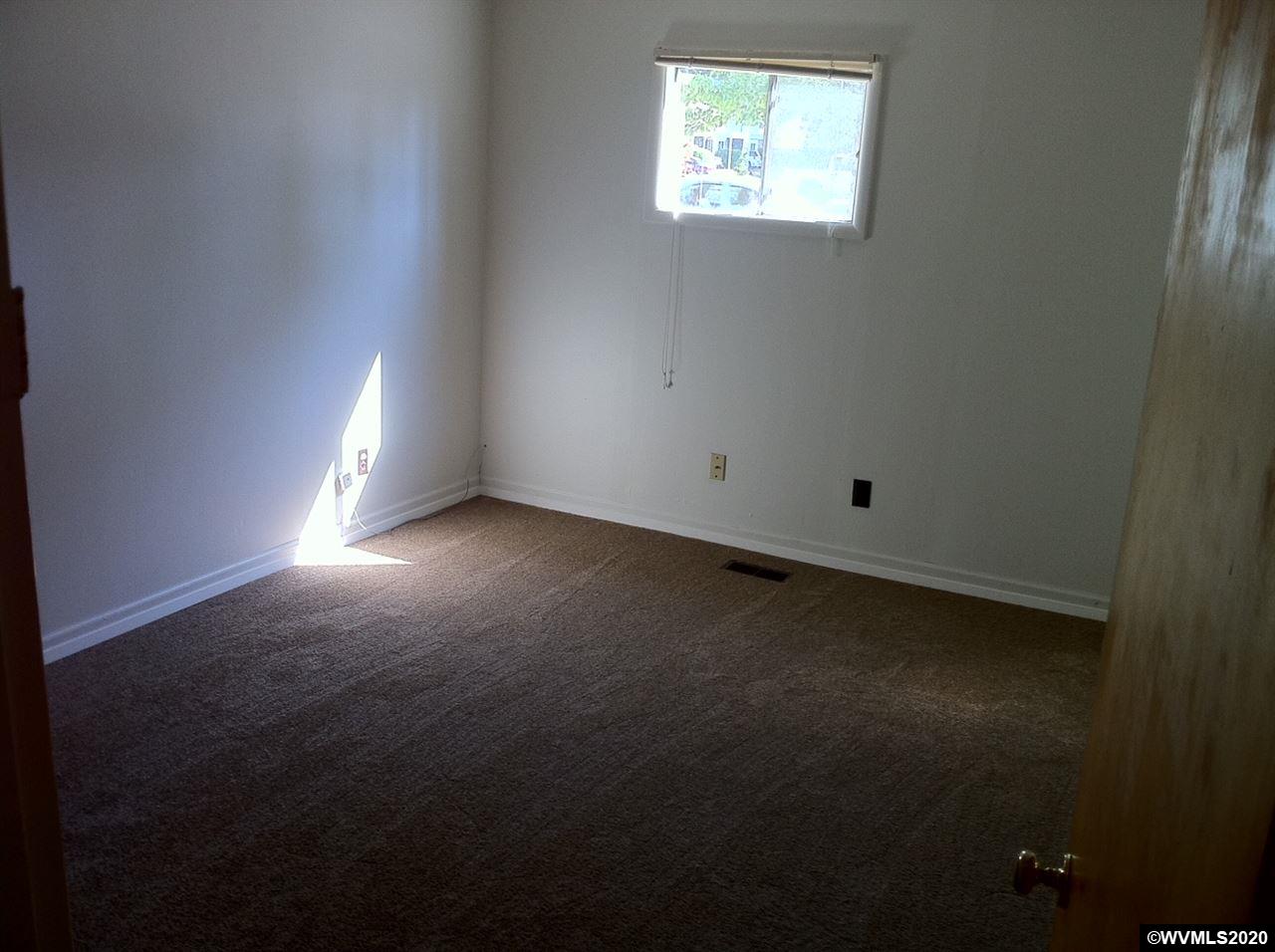 742 Southwest 13th Street Corvallis, OR 97333 - Photo 10 of 15