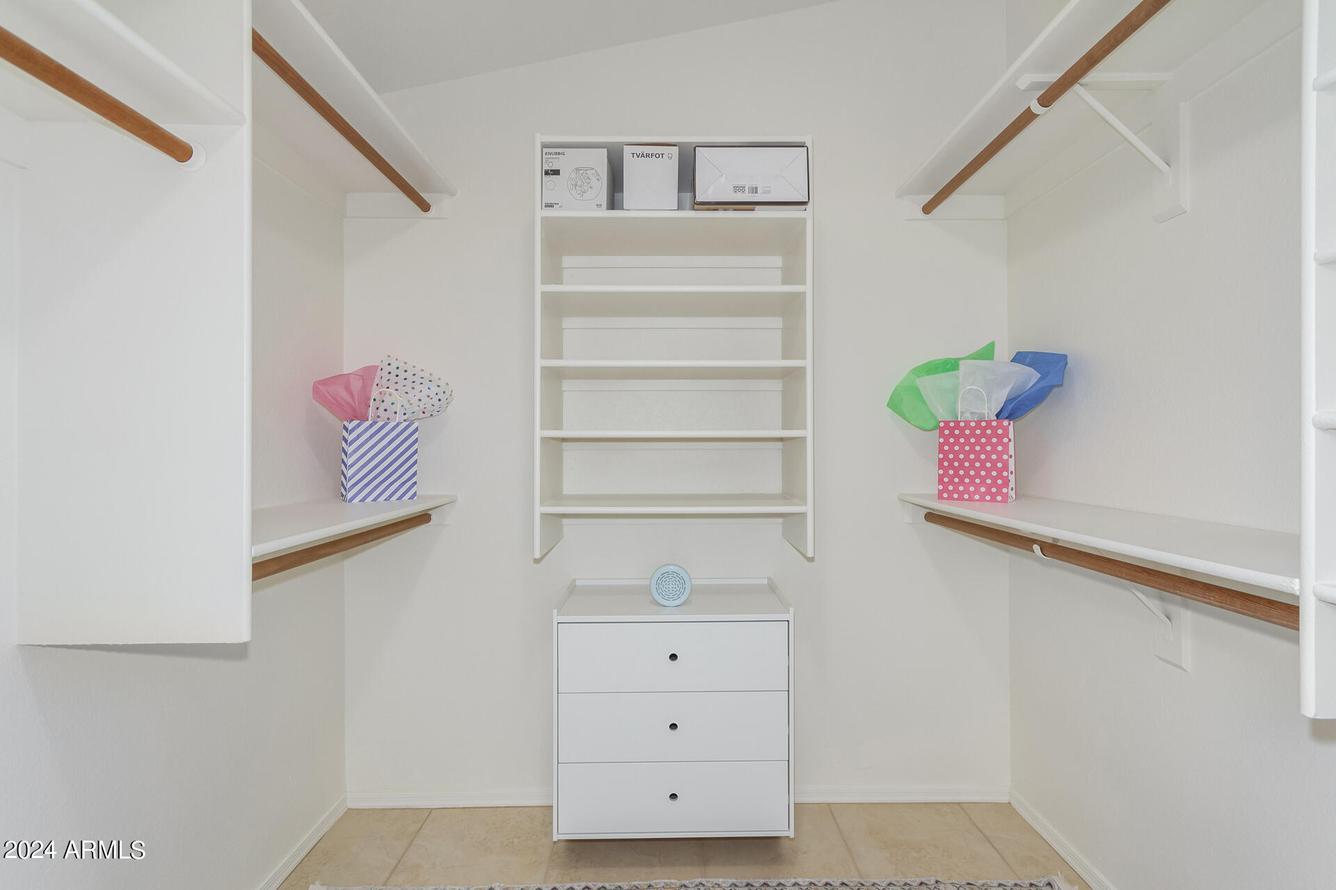 2912 East Amber Ridge Way Phoenix, AZ 85048 - Photo 17 of 27 CUSTOM WALK IN CLOSET!!