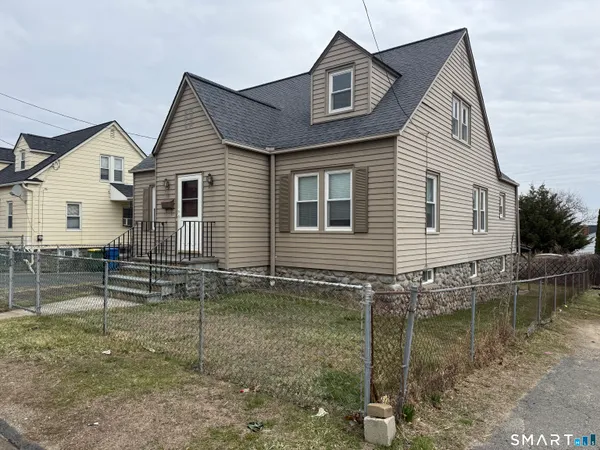 $3,200 | 59 Addison Street, Waterbury, CT 06708