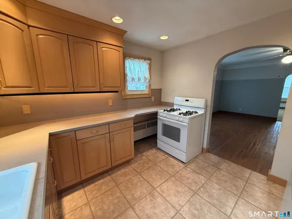 $3,200 | 59 Addison Street, Waterbury, CT 06708