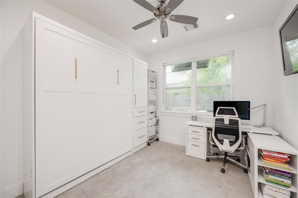 1404 East 2nd Street, Unit 2 Austin, TX 78702 - Photo 9 of 33