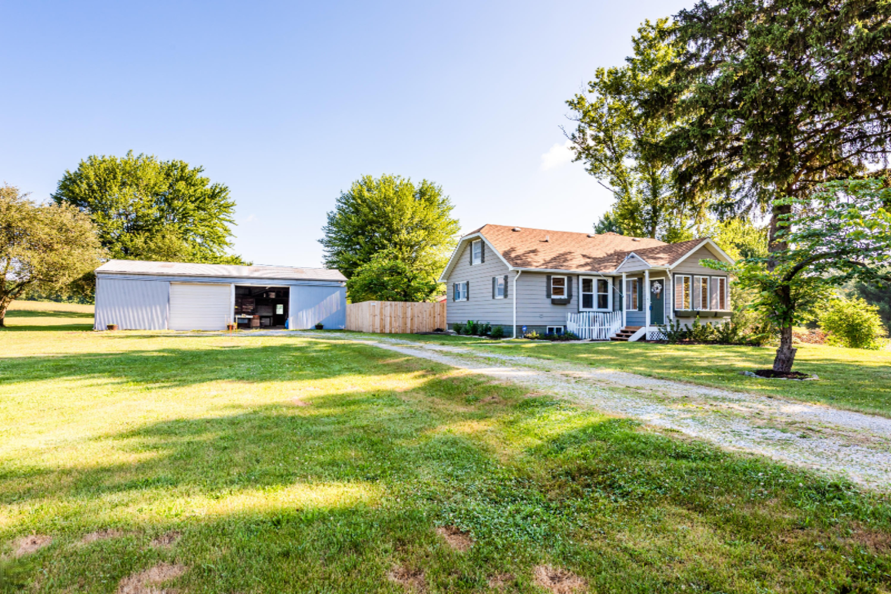 1621 East Shawnee Road Berrien Springs, MI 49103 - Photo 2 of 35 E Shawnee-102