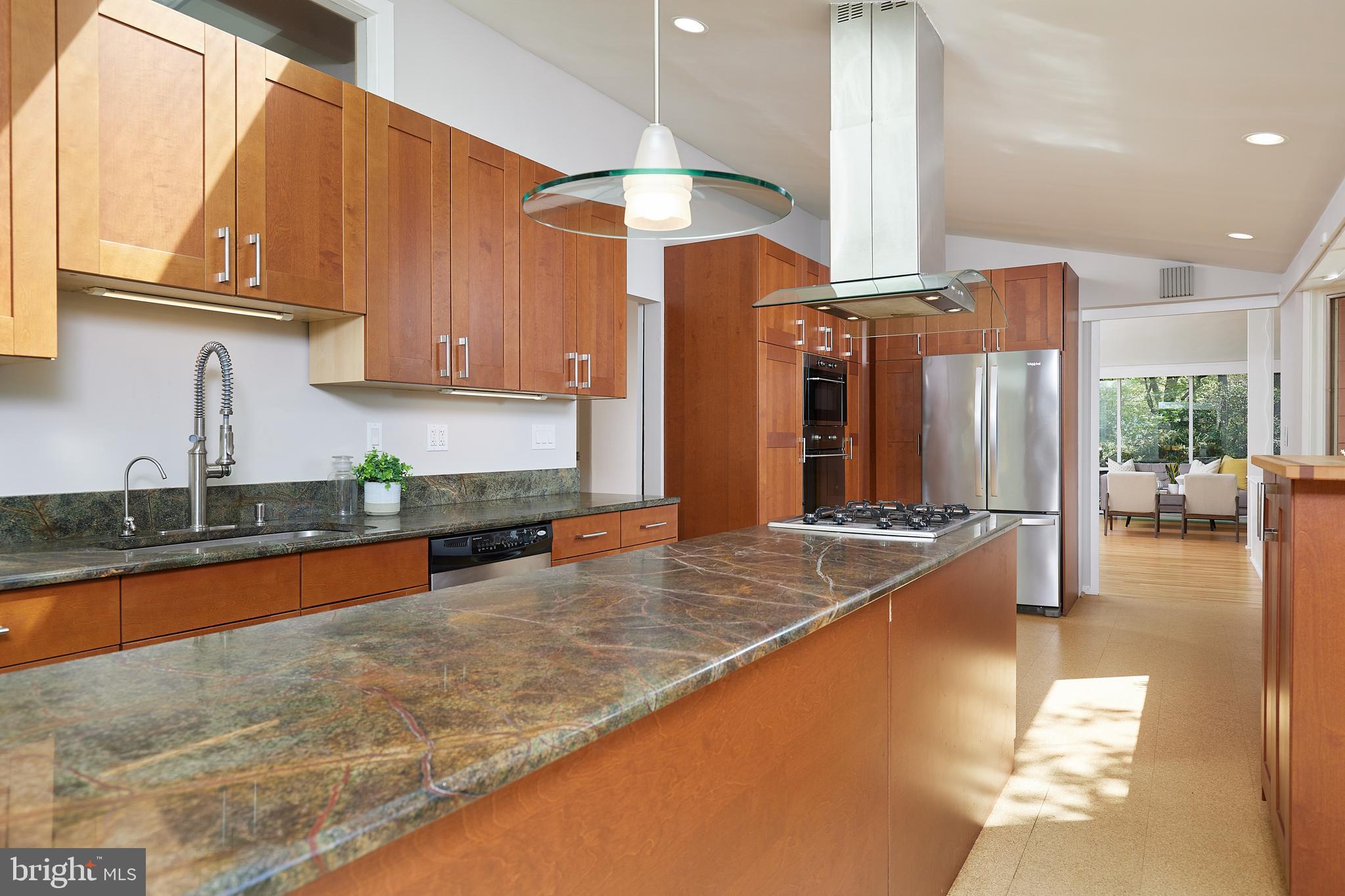 11530 Highview Avenue Silver Spring, MD 20902 - Photo 9 of 27