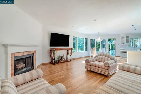 $3,700,000 | 74 Yarrow Valley Lane, Orinda, CA 94563
